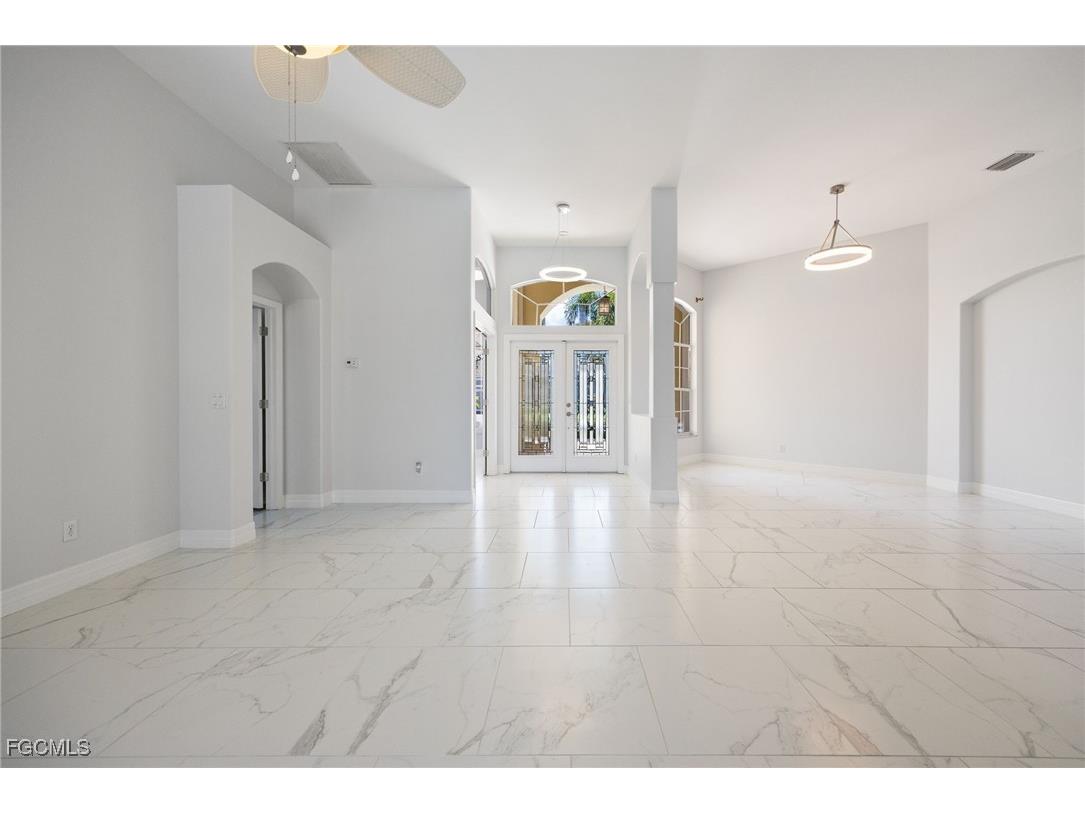 13717 Bald Cypress Circle Fort Myers FL 33907 2025015531 image5