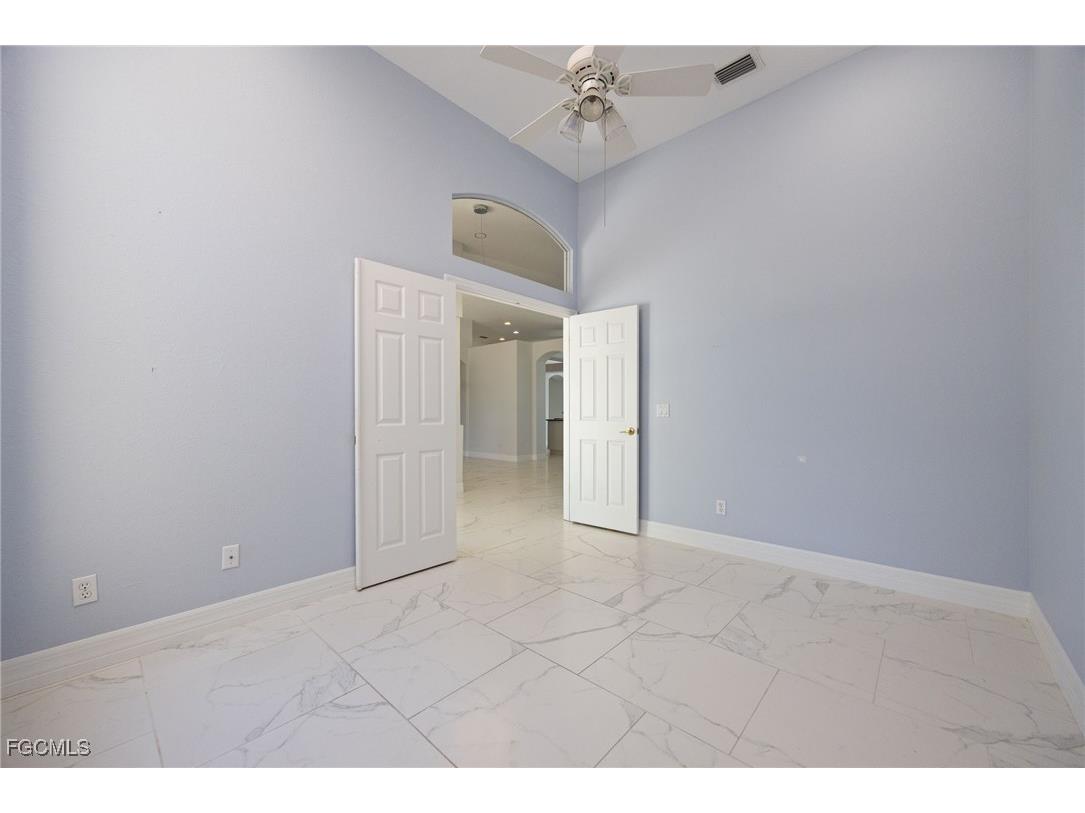 13717 Bald Cypress Circle Fort Myers FL 33907 2025015531 image6