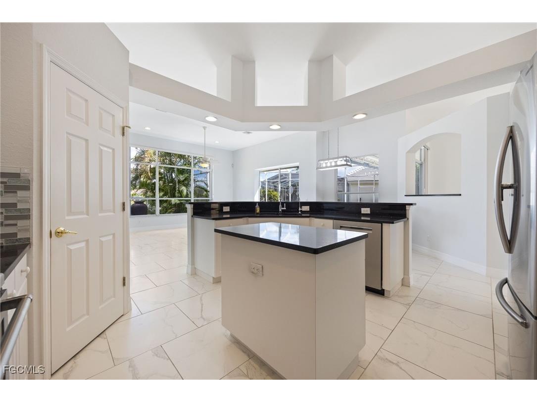 13717 Bald Cypress Circle Fort Myers FL 33907 2025015531 image9