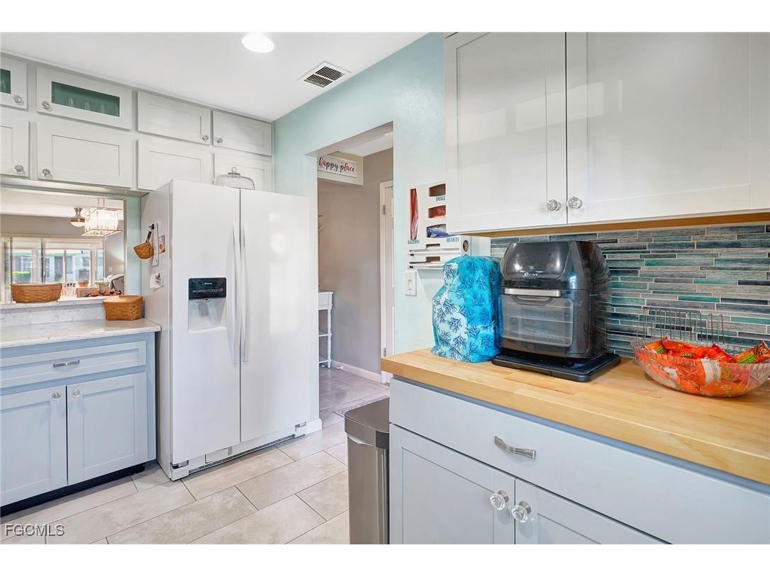 1374 Bunker Way Fort Myers FL 33919 2025012085 image14