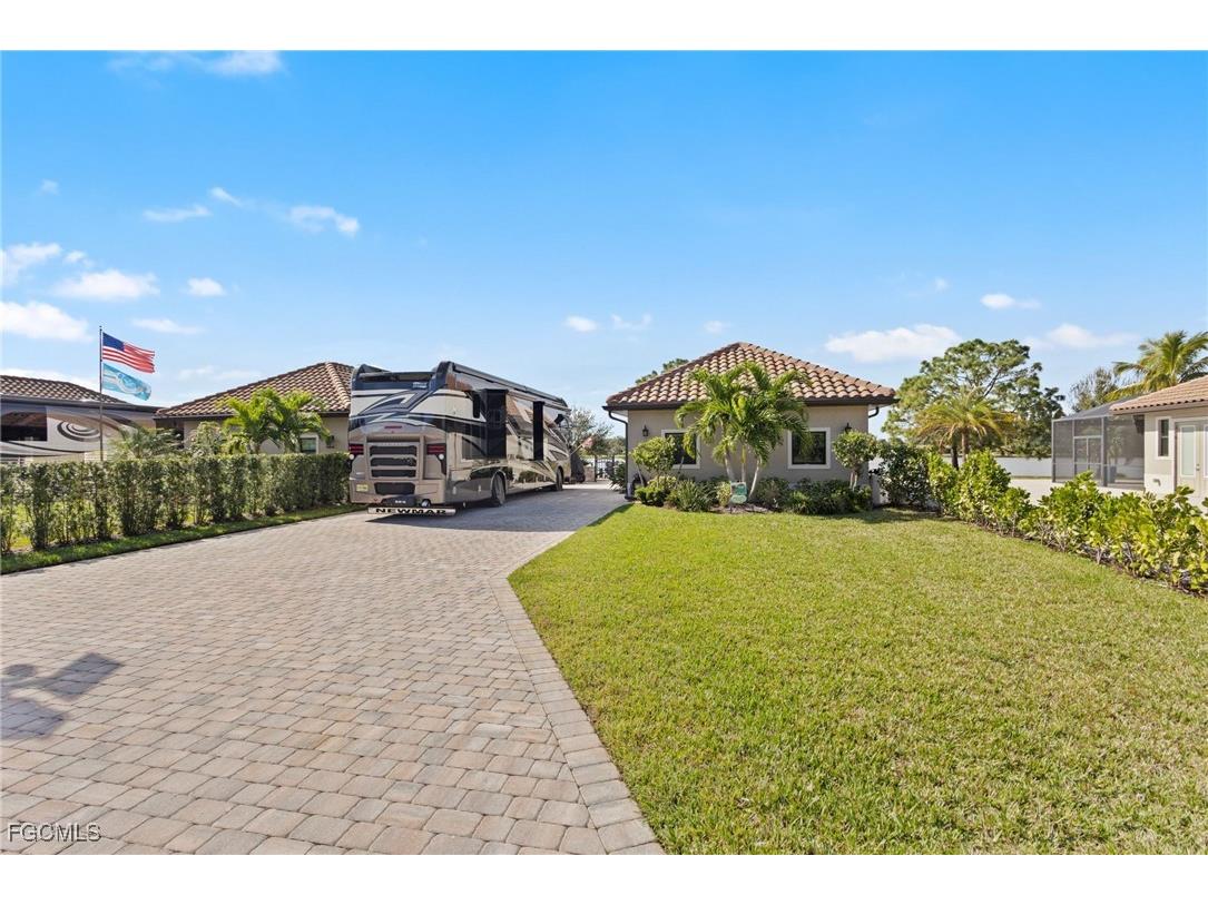 13743 Golden Palms Circle Fort Myers FL 33913 2025000489 image4