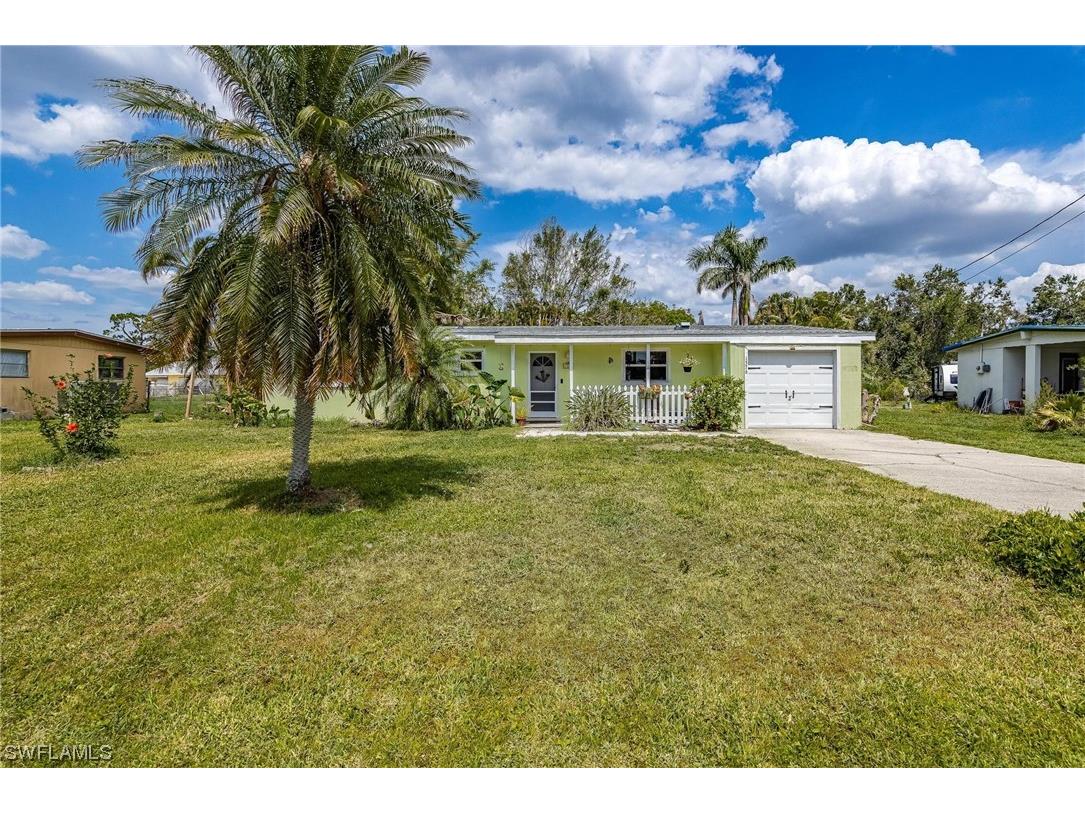 1376 Evalena Lane North Fort Myers FL 33917 223040926 image1