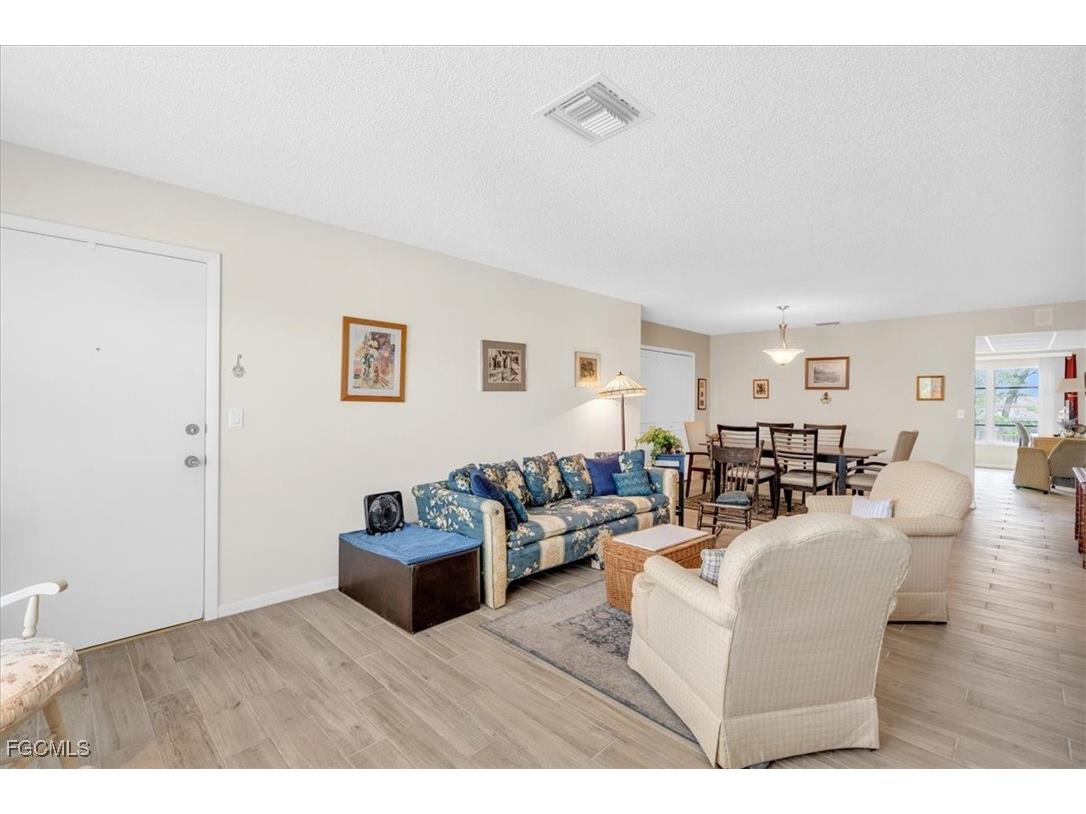 1376 S Brandywine Circle #4 Fort Myers FL 33919 2025008854 image5