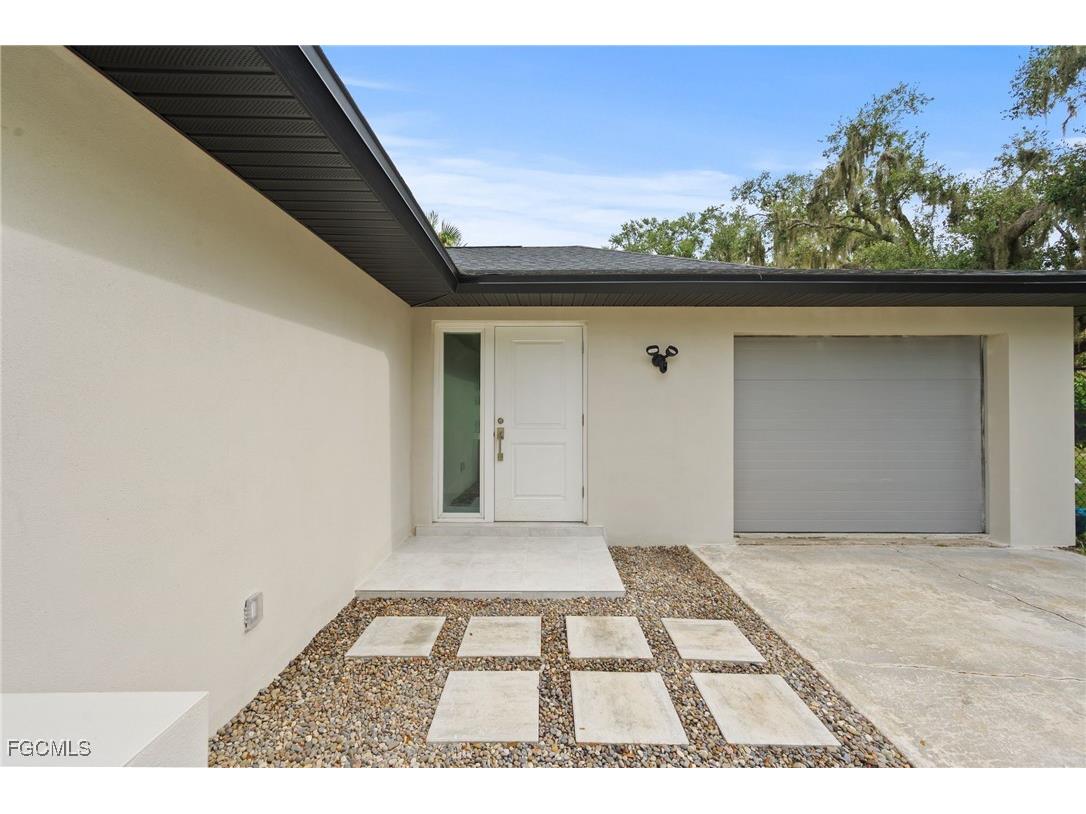 13764 River Forest Drive Fort Myers FL 33905 2025008501 image2