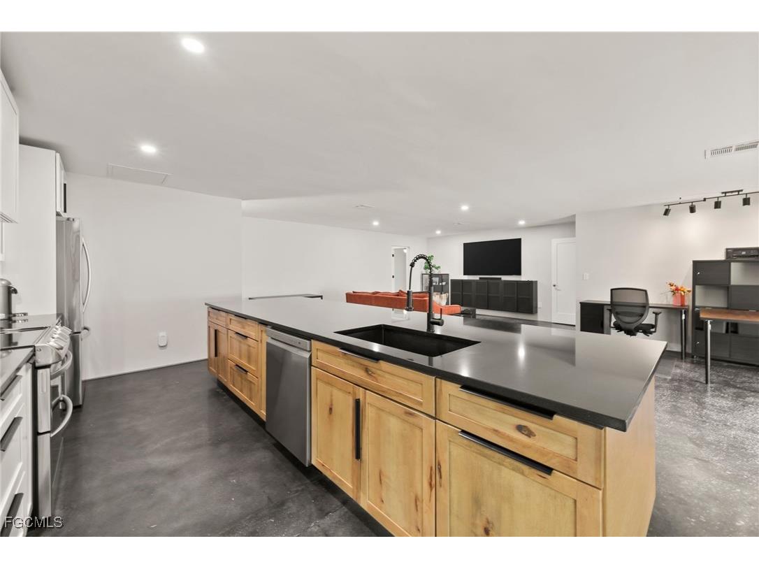 13764 River Forest Drive Fort Myers FL 33905 2025008501 image8