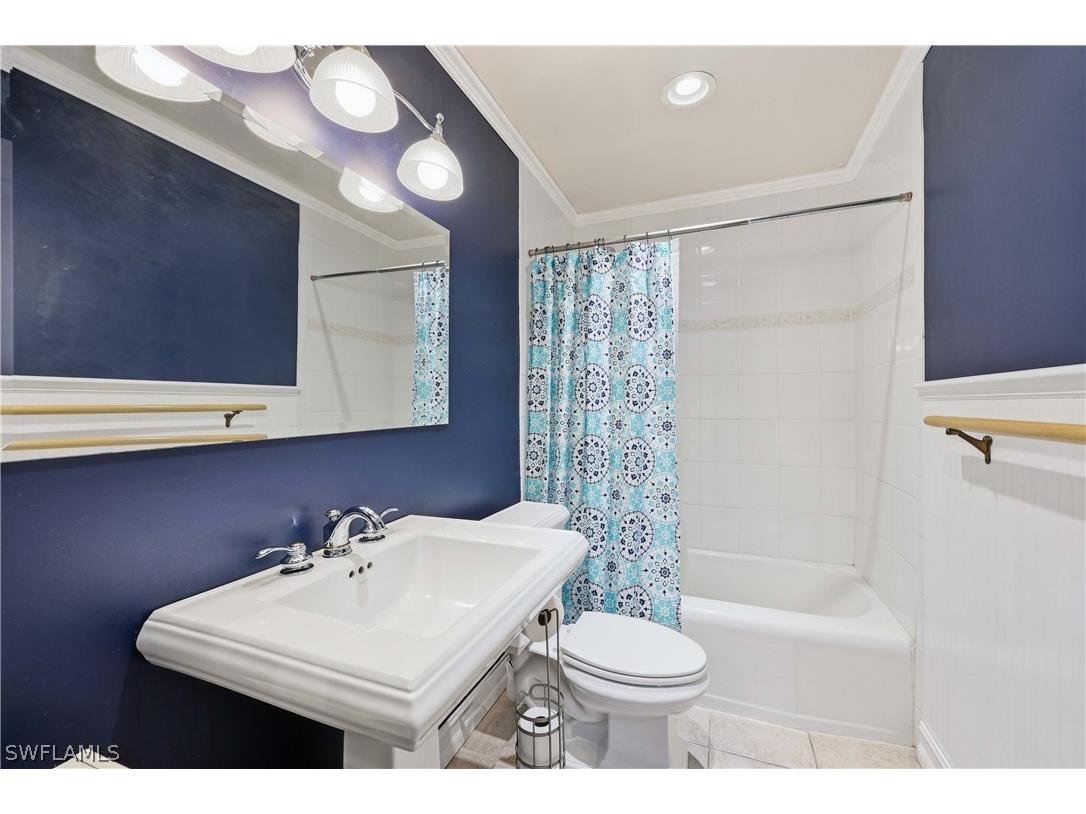 1377 11th Court N Naples FL 34102 226011140 image11