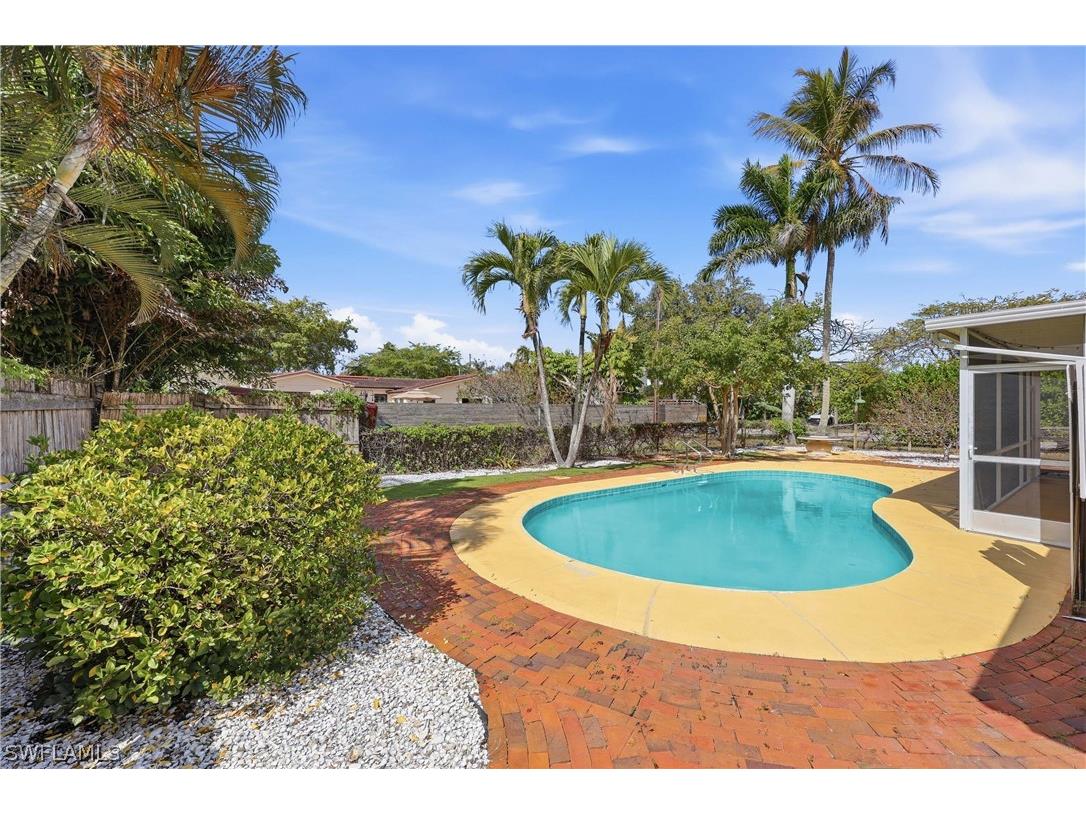 1377 11th Court N Naples FL 34102 226011140 image2