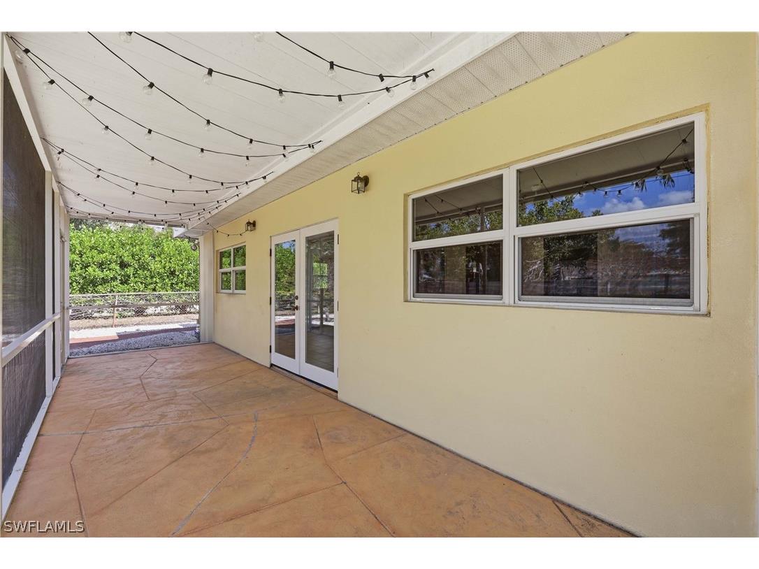 1377 11th Court N Naples FL 34102 226011140 image20