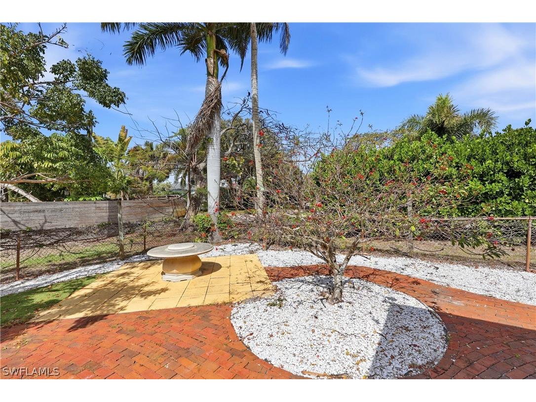 1377 11th Court N Naples FL 34102 226011140 image23