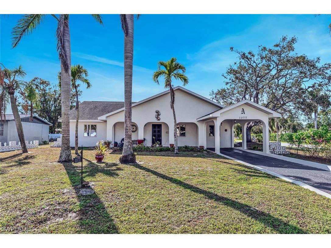 1377 11th Street N Naples FL 34102 223015199 image1