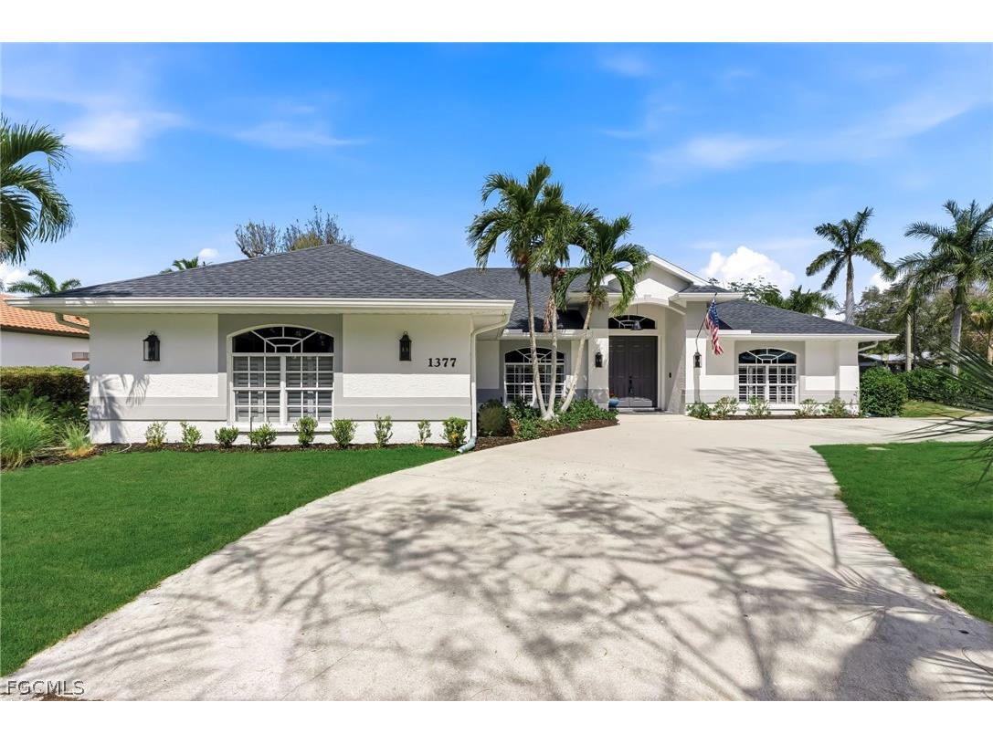 1377 Coconut Drive Fort Myers FL 33901 2026010739 image1