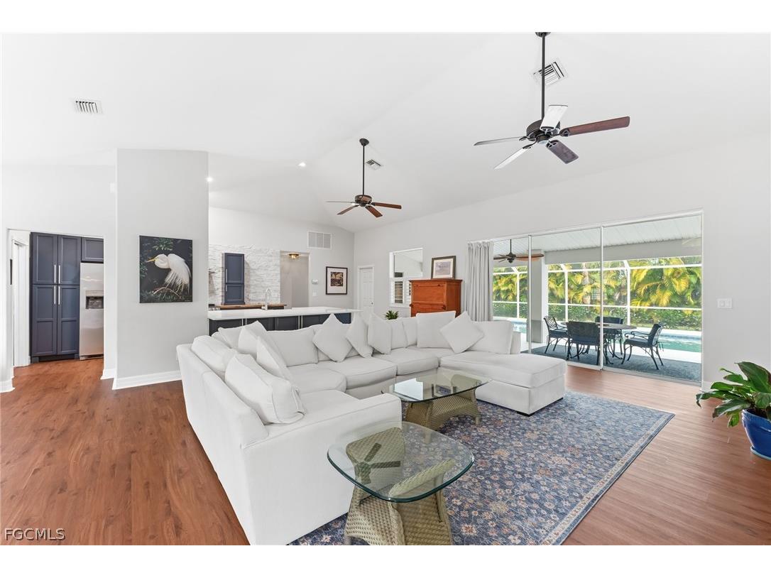 1377 Coconut Drive Fort Myers FL 33901 2026010739 image10