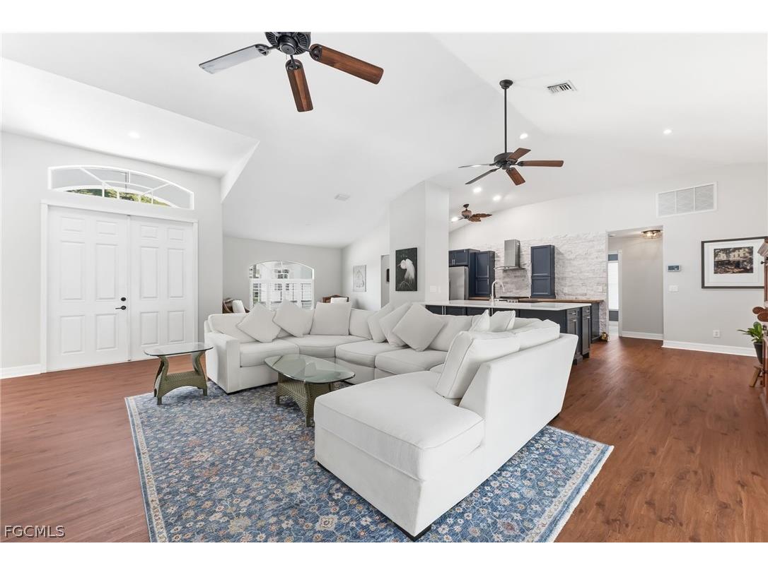 1377 Coconut Drive Fort Myers FL 33901 2026010739 image11