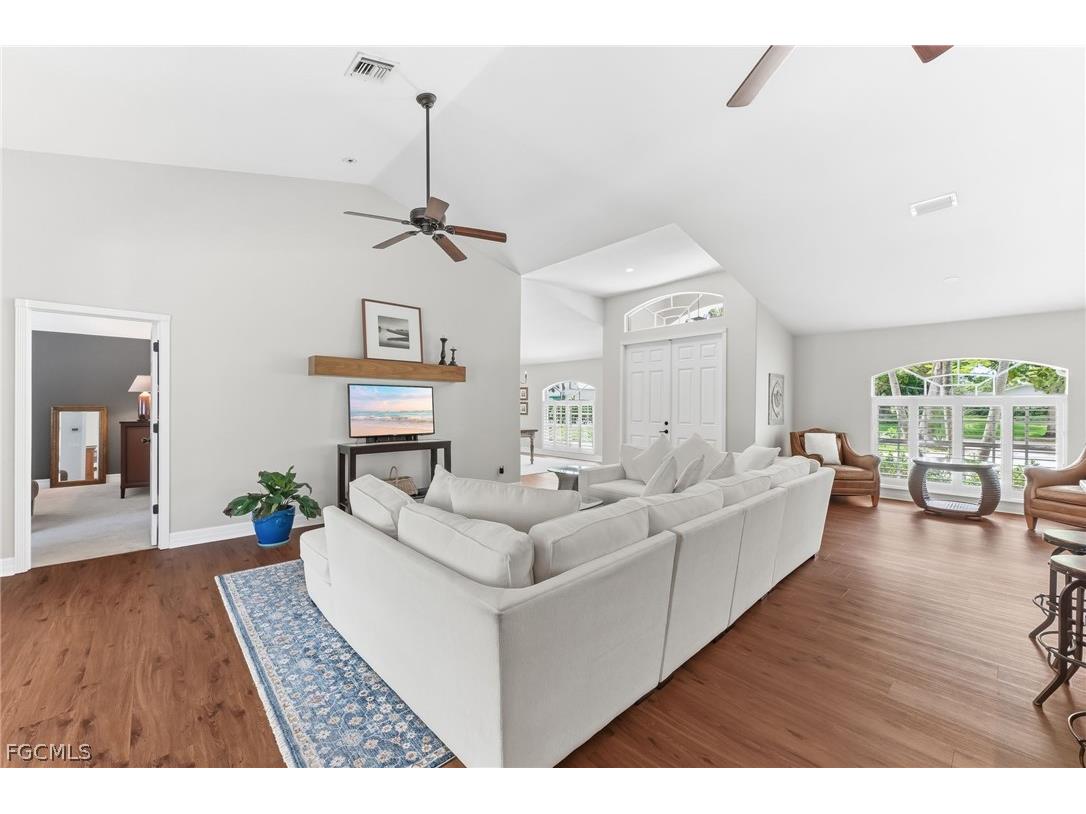 1377 Coconut Drive Fort Myers FL 33901 2026010739 image12