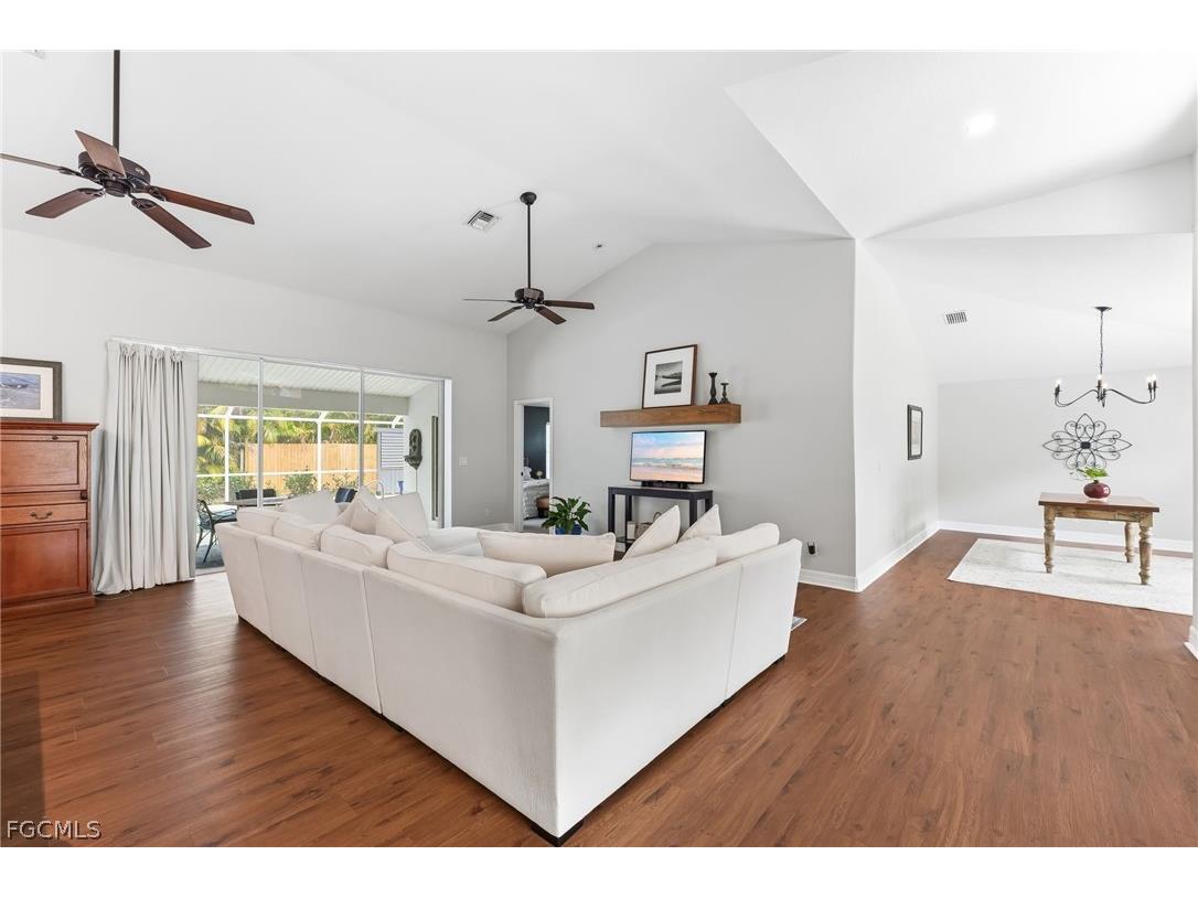 1377 Coconut Drive Fort Myers FL 33901 2026010739 image13