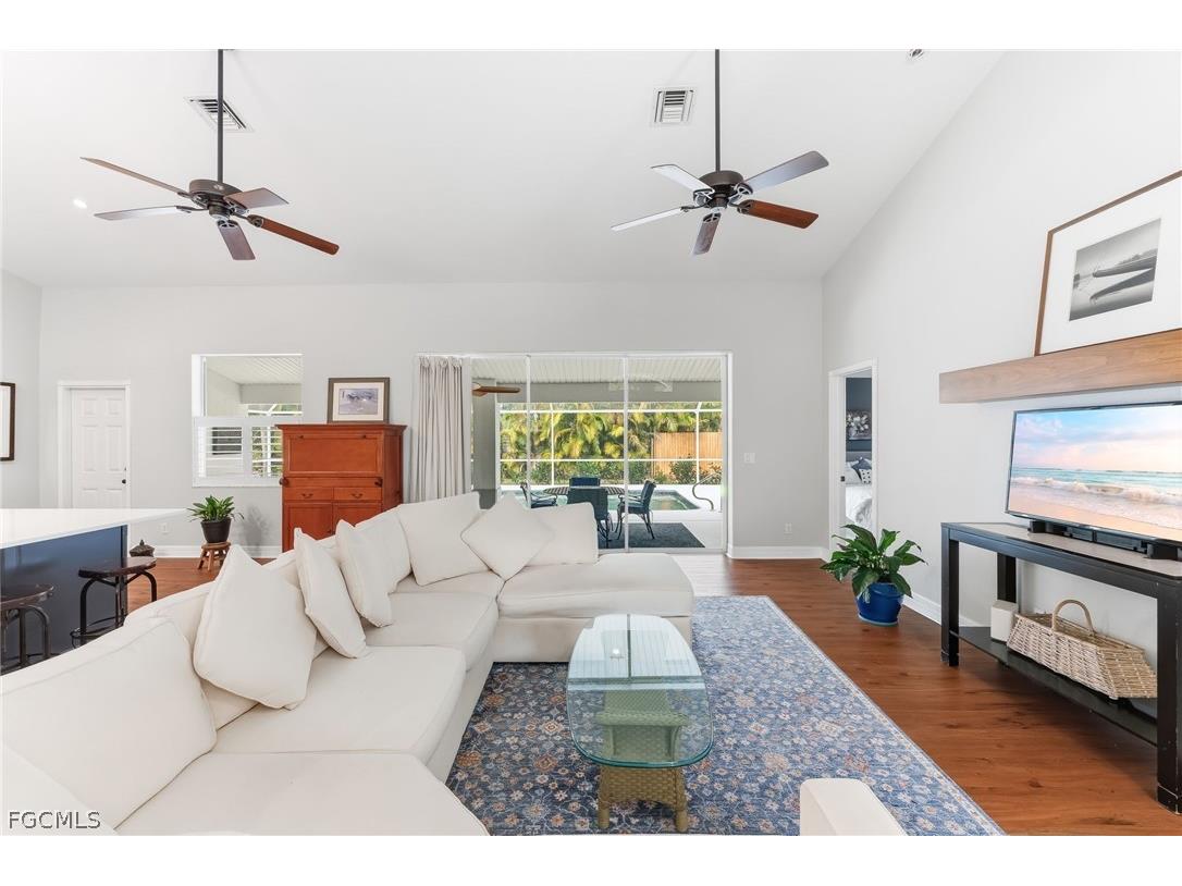 1377 Coconut Drive Fort Myers FL 33901 2026010739 image14