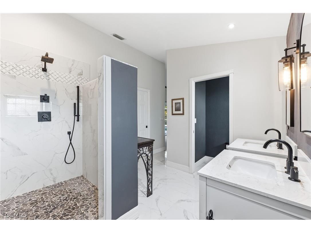 1377 Coconut Drive Fort Myers FL 33901 2026010739 image27