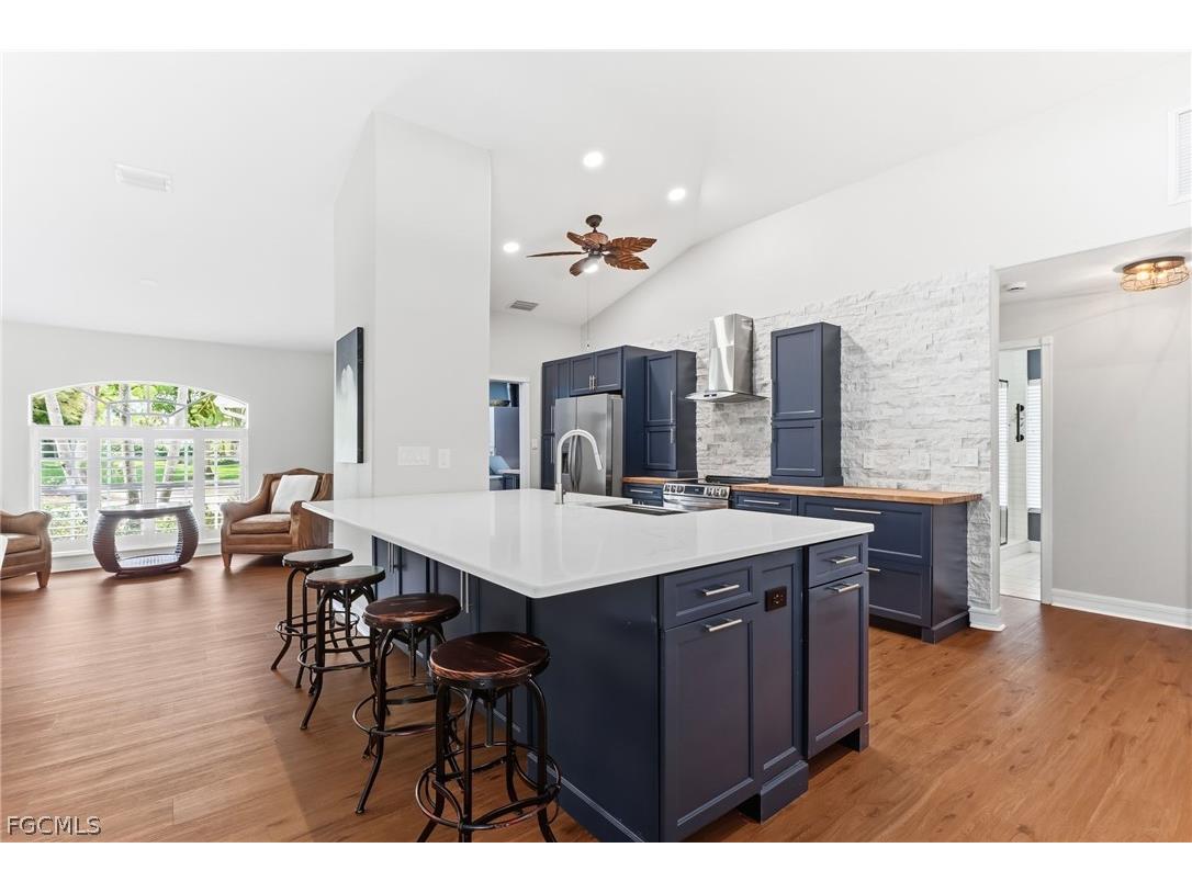 1377 Coconut Drive Fort Myers FL 33901 2026010739 image3