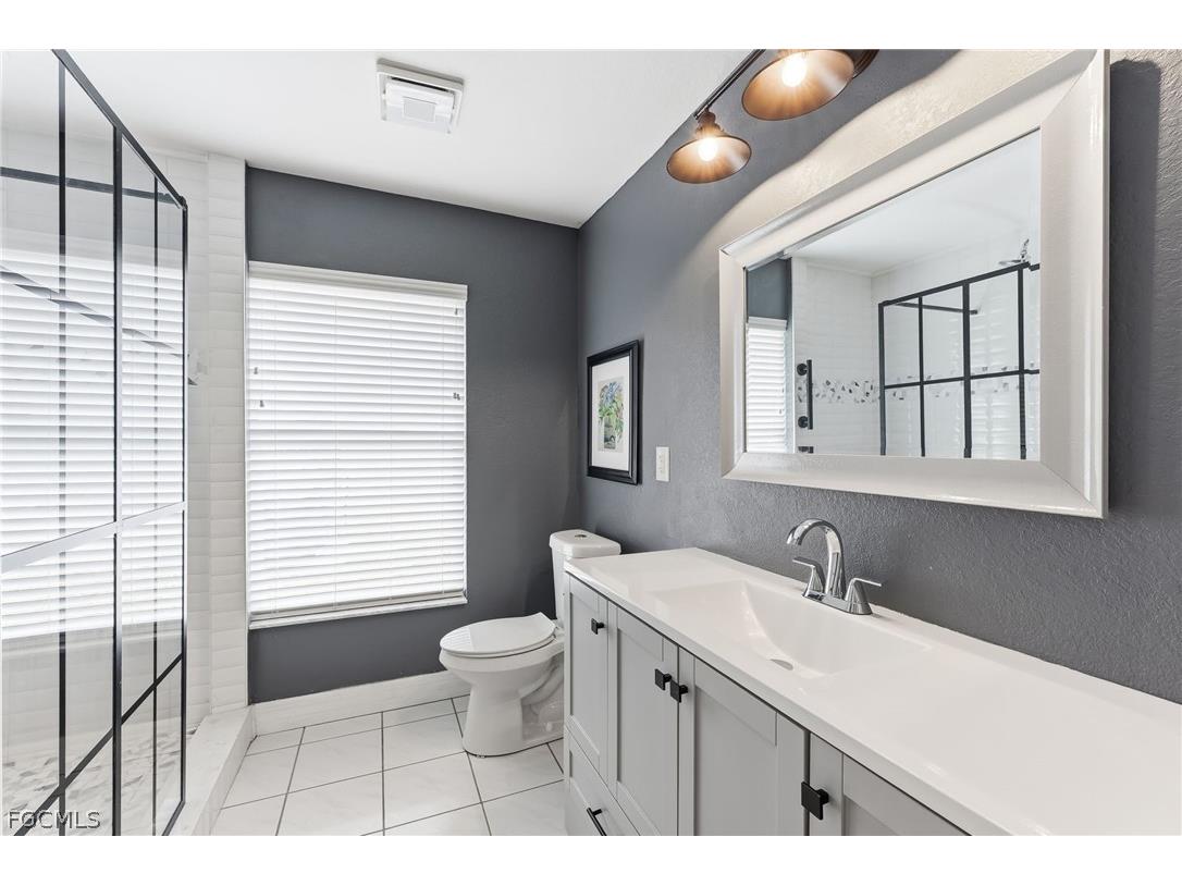 1377 Coconut Drive Fort Myers FL 33901 2026010739 image30