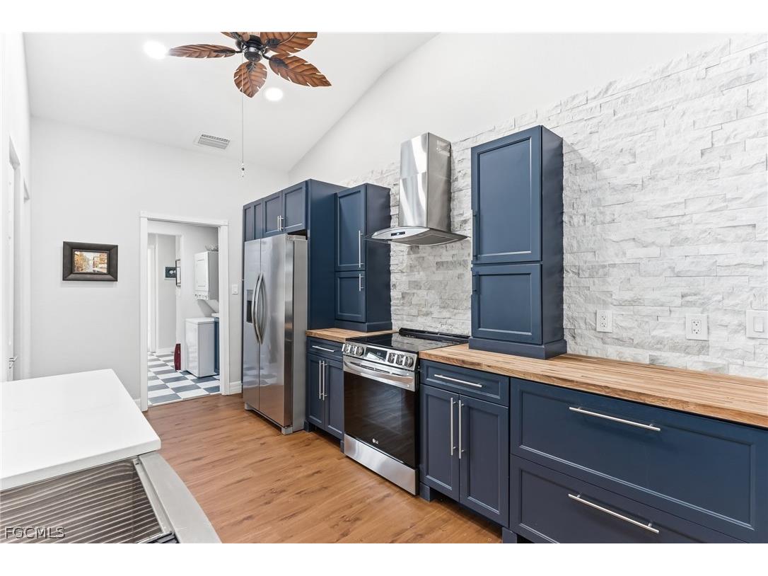 1377 Coconut Drive Fort Myers FL 33901 2026010739 image6