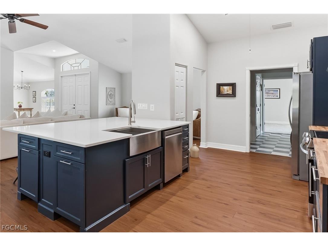 1377 Coconut Drive Fort Myers FL 33901 2026010739 image9