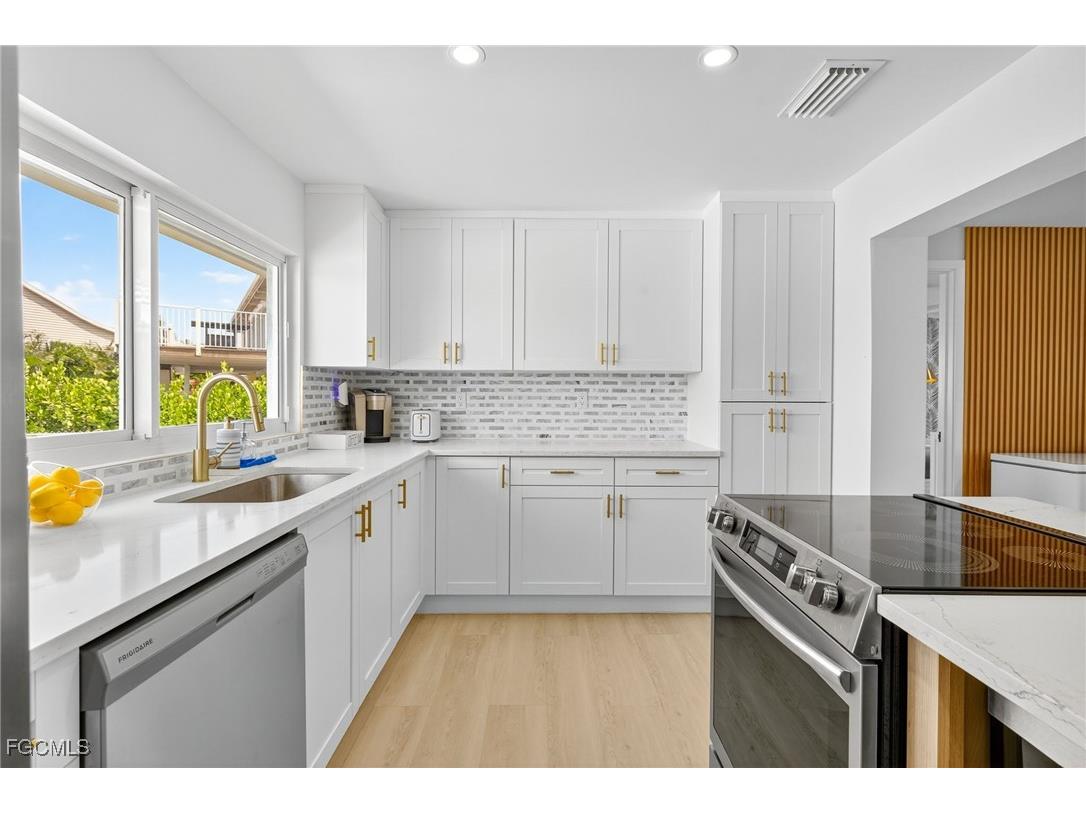 1377 Sand Castle Road Sanibel FL 33957 2025002607 image12