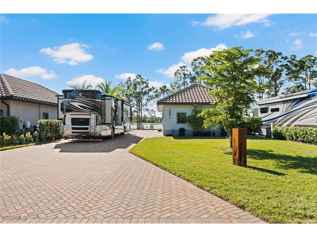 13779 Golden Palms Circle Fort Myers FL 33913 2025009011 image35