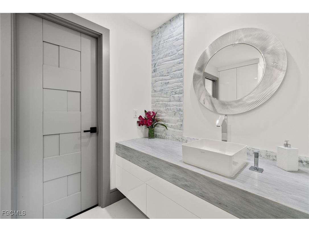 13792 Pine Villa Lane Fort Myers FL 33912 2025022571 image19