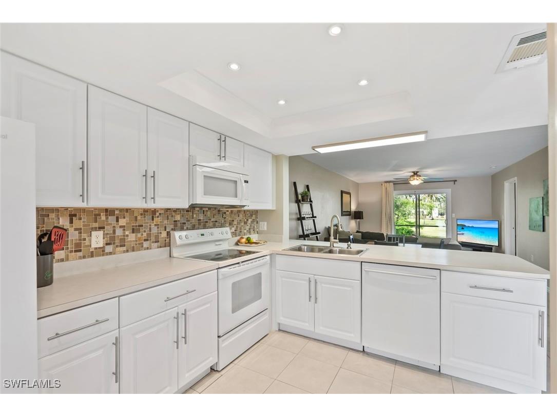 138 Cypress Way E #404 Naples FL 34110 225041160 image8