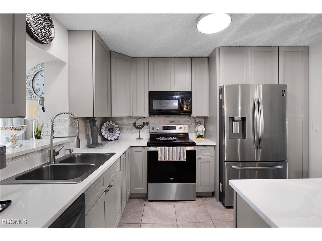 138 SE 18th Terrace Cape Coral FL 33990 2026001077 image3