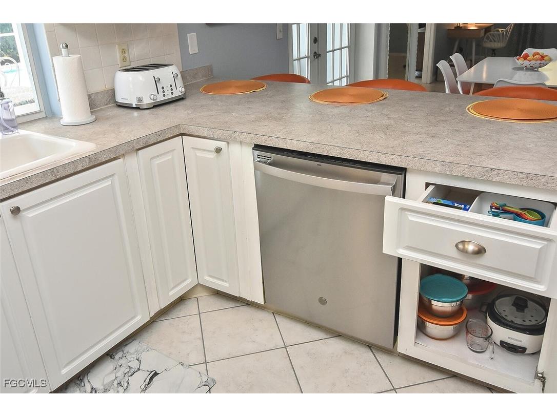 138 SE 30th Street Cape Coral FL 33904 2025010521 image15