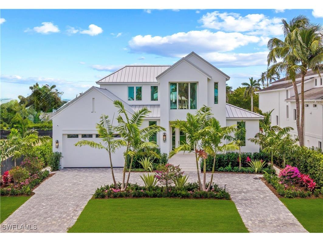 1380 Pelican Avenue Naples FL 34102 225041921 image1