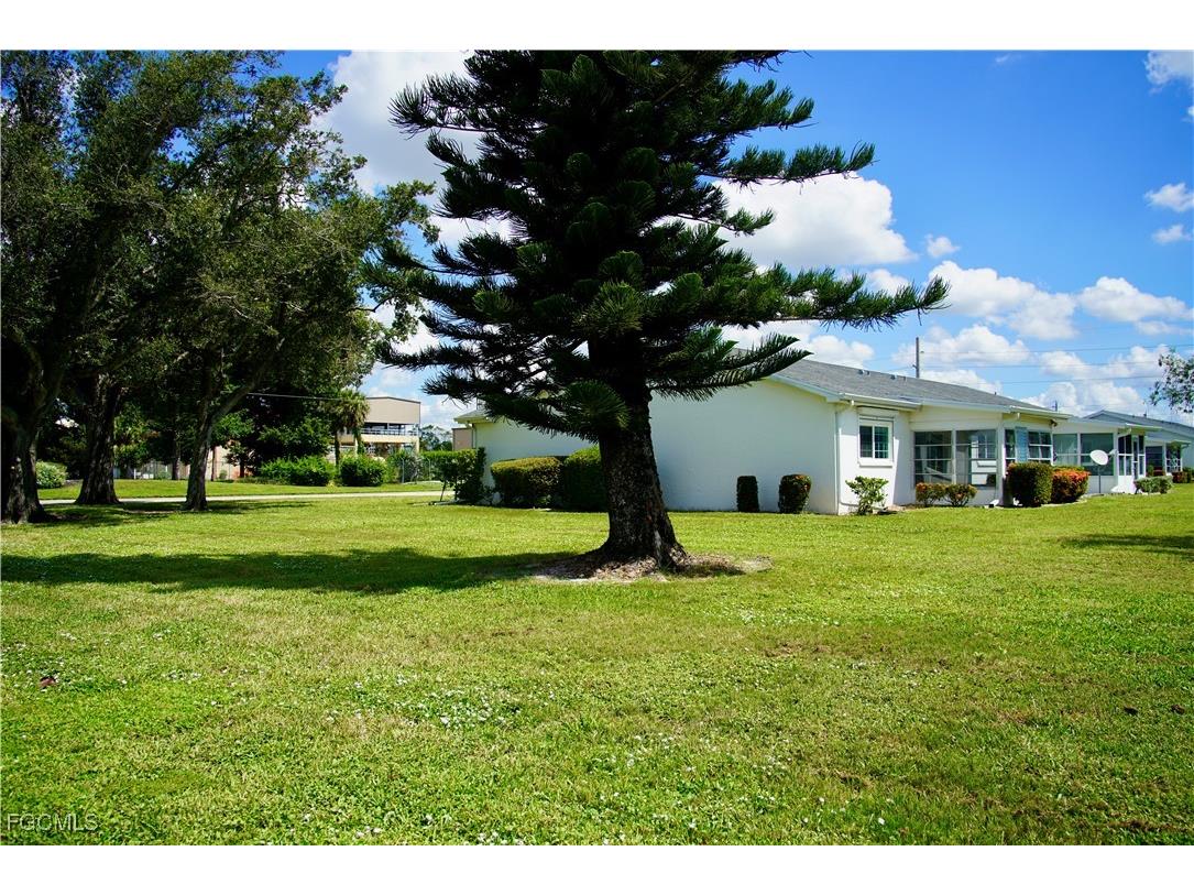 1382 Myerlee Country Club Boulevard Fort Myers FL 33919 2025012440 image3