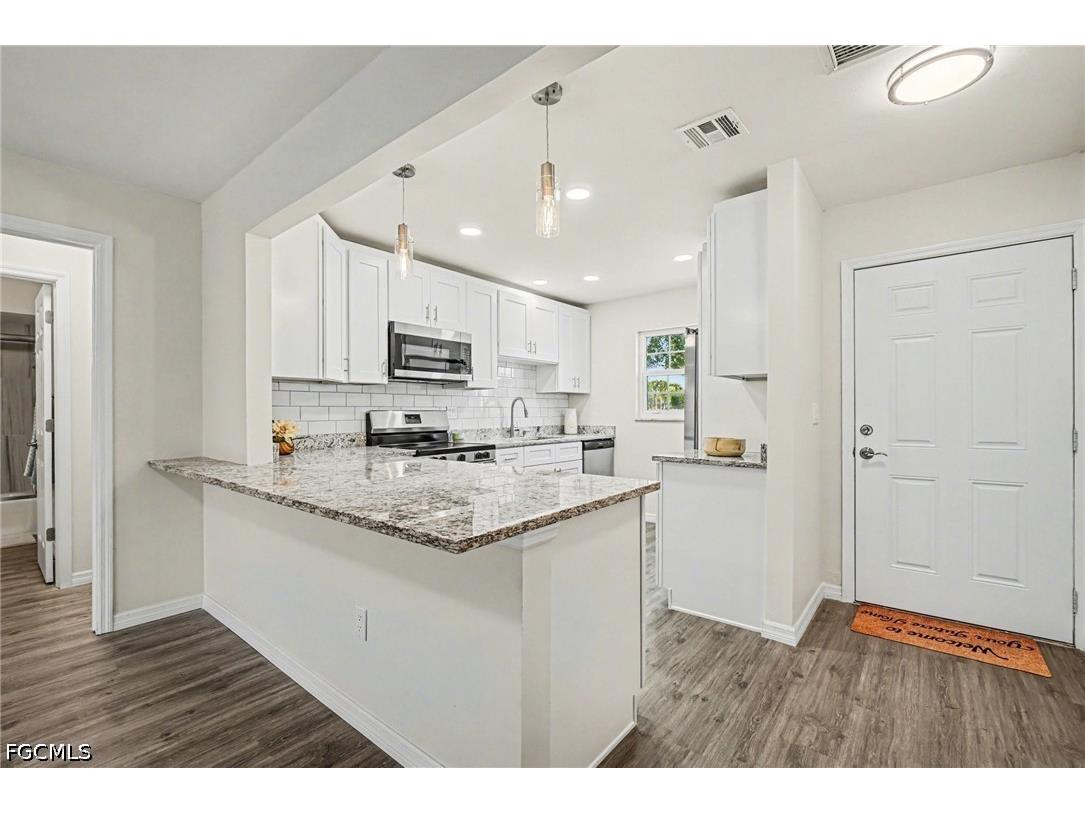 1382 Myerlee Country Club Boulevard Fort Myers FL 33919 2026019234 image5
