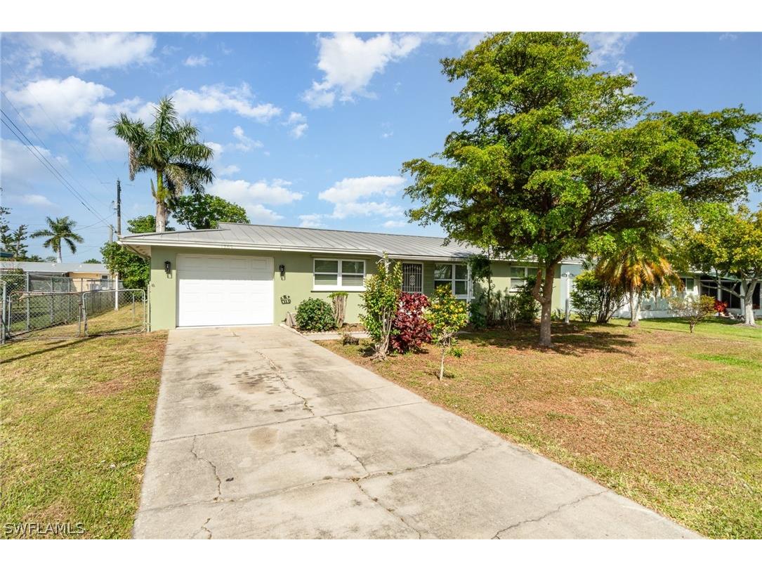 1385 Lincoln Avenue North Fort Myers FL 33917 224028389 image1