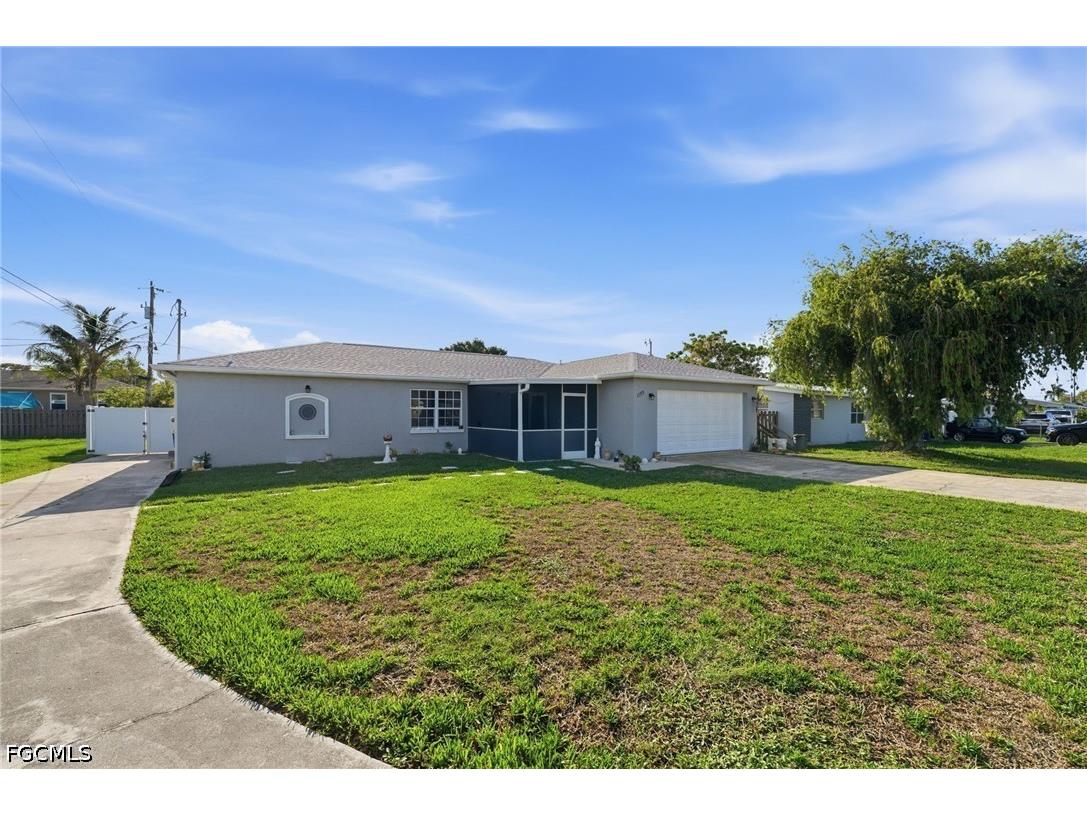 1385 Pine Avenue North Fort Myers FL 33917 2026023327 image3