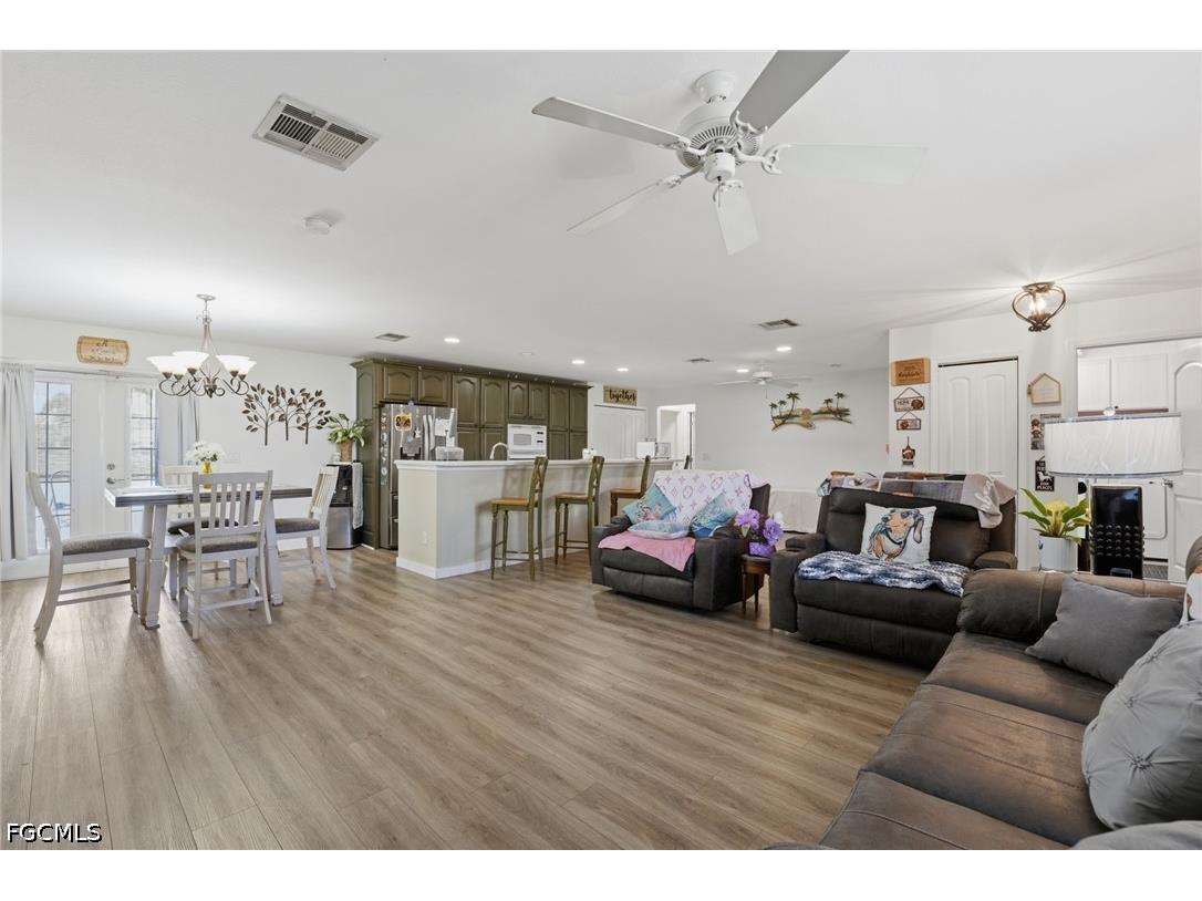 1385 Pine Avenue North Fort Myers FL 33917 2026023327 image5