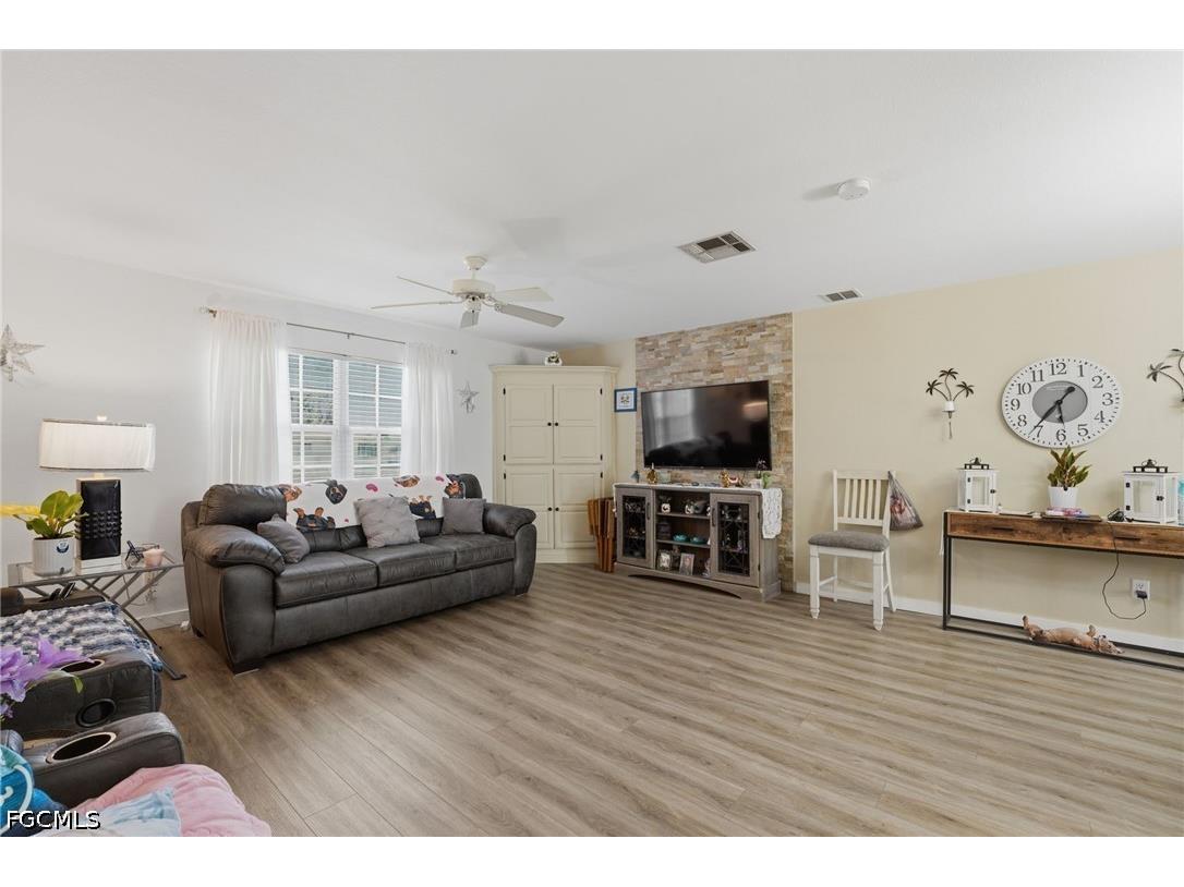 1385 Pine Avenue North Fort Myers FL 33917 2026023327 image7