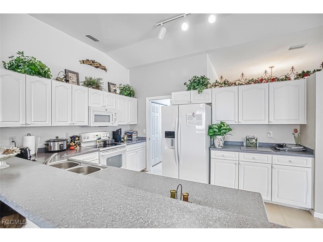 13867 Lazy Lane Fort Myers FL 33905 2025017999 image17