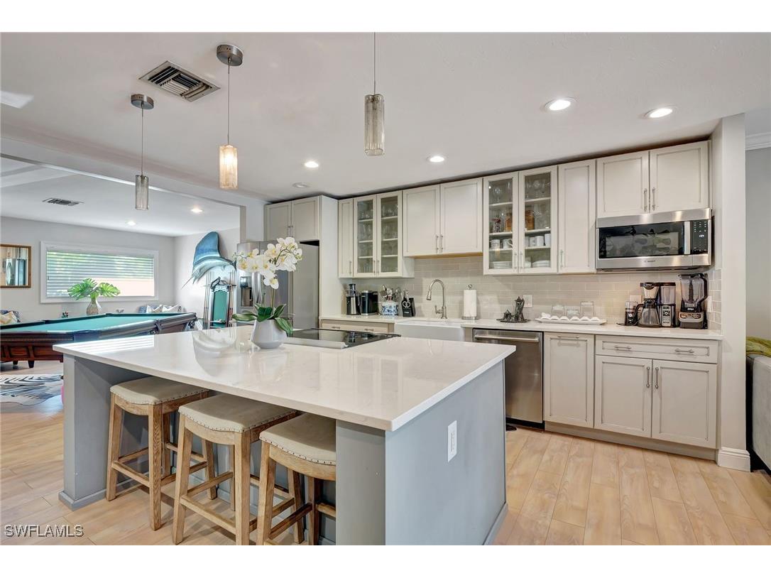 1387 28th Avenue N Naples FL 34103 225045835 image1