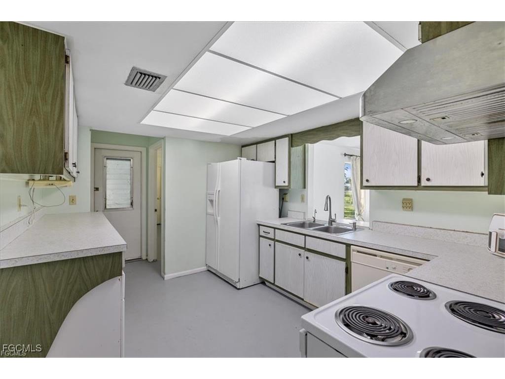 1387 Sunrise Drive North Fort Myers FL 33917 2025020394 image11