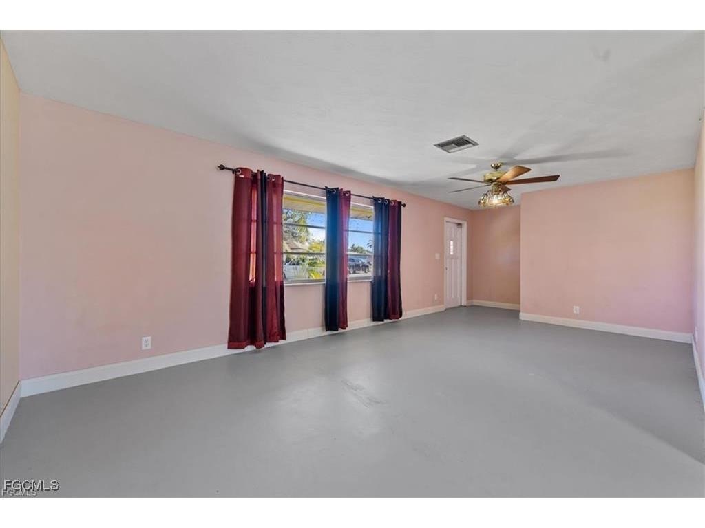 1387 Sunrise Drive North Fort Myers FL 33917 2025020394 image3