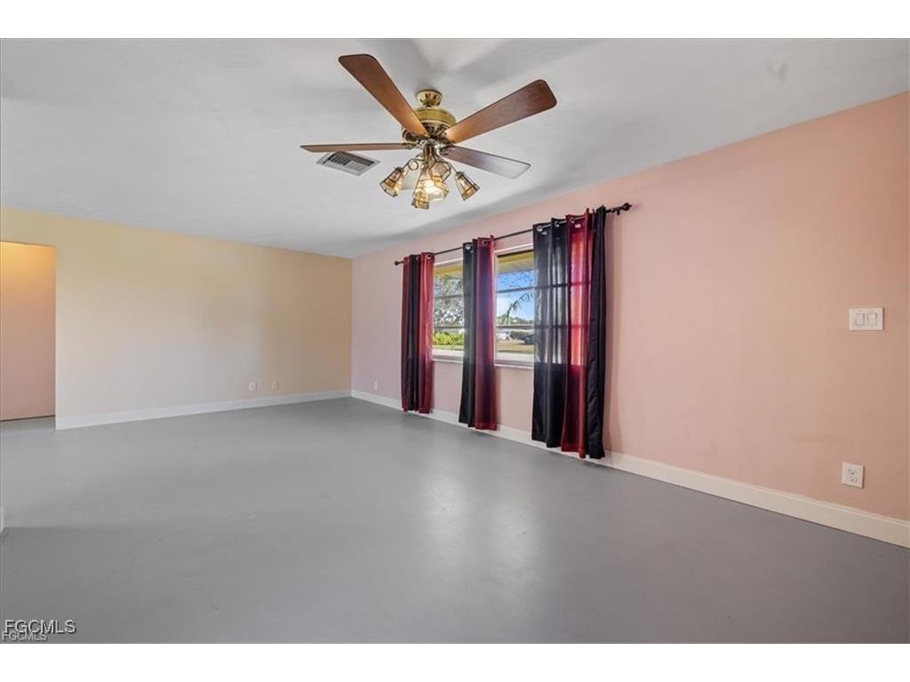 1387 Sunrise Drive North Fort Myers FL 33917 2025020394 image5