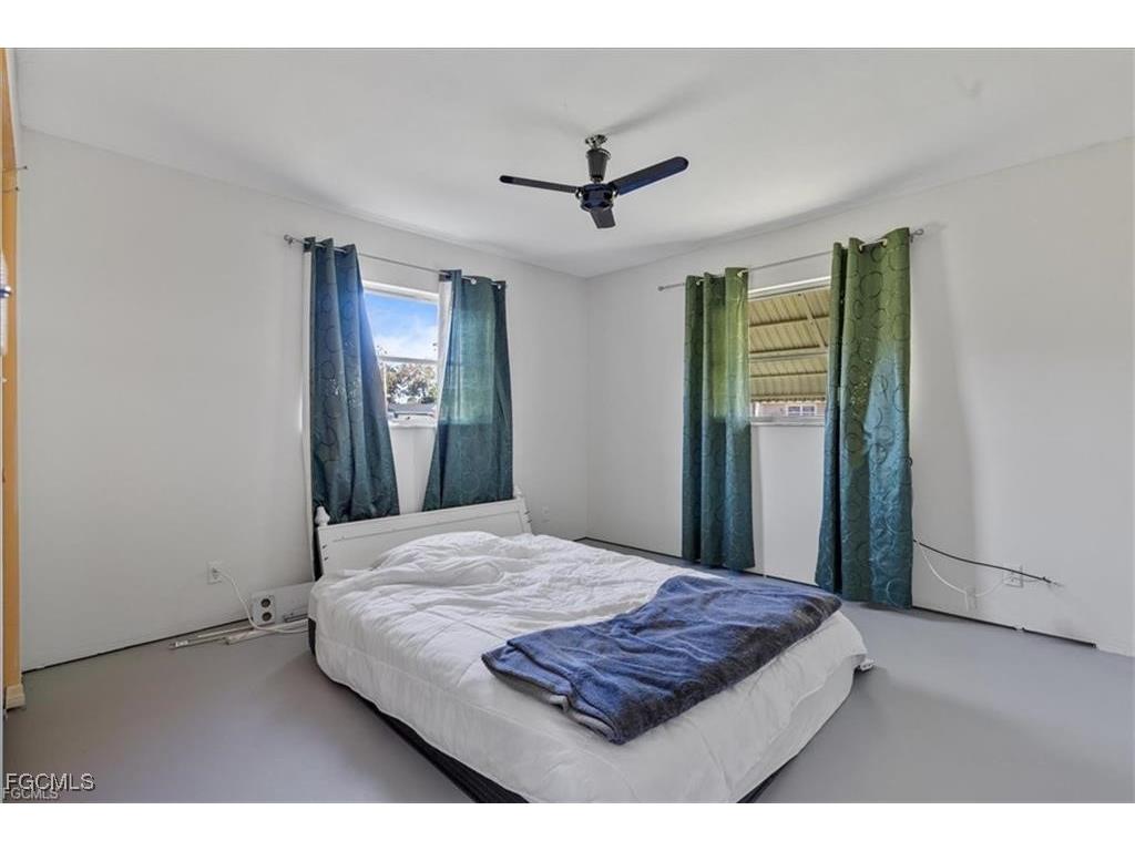 1387 Sunrise Drive North Fort Myers FL 33917 2025020394 image9