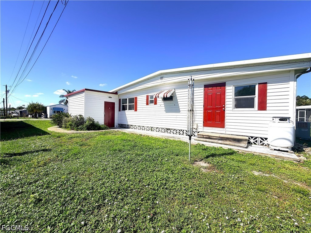 139 Gaslight Avenue North Fort Myers FL 33917 2026031628 image23