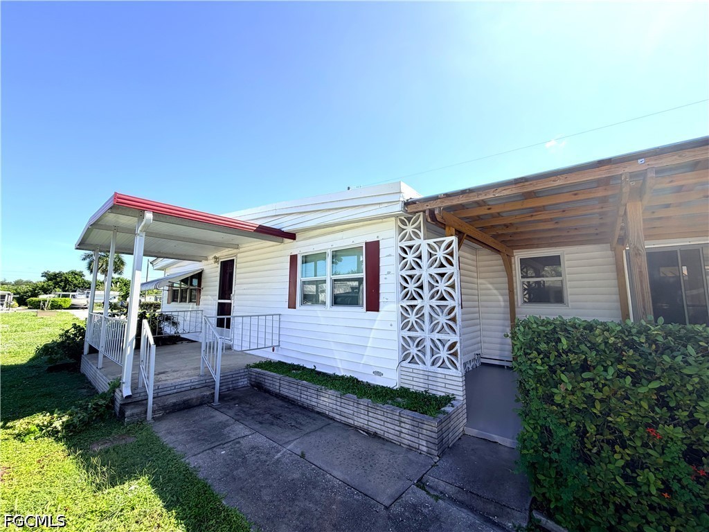139 Gaslight Avenue North Fort Myers FL 33917 2026031628 image4