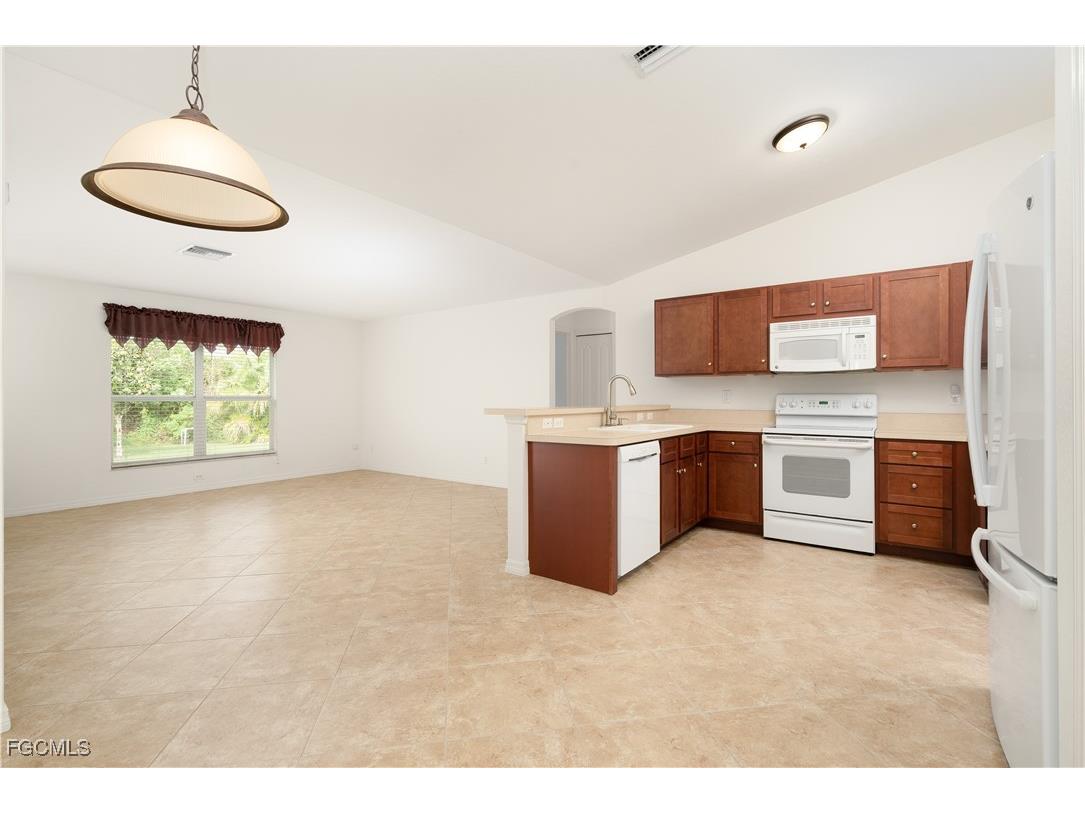 139 Sanborn Drive Lehigh Acres FL 33972 2025014861 image11