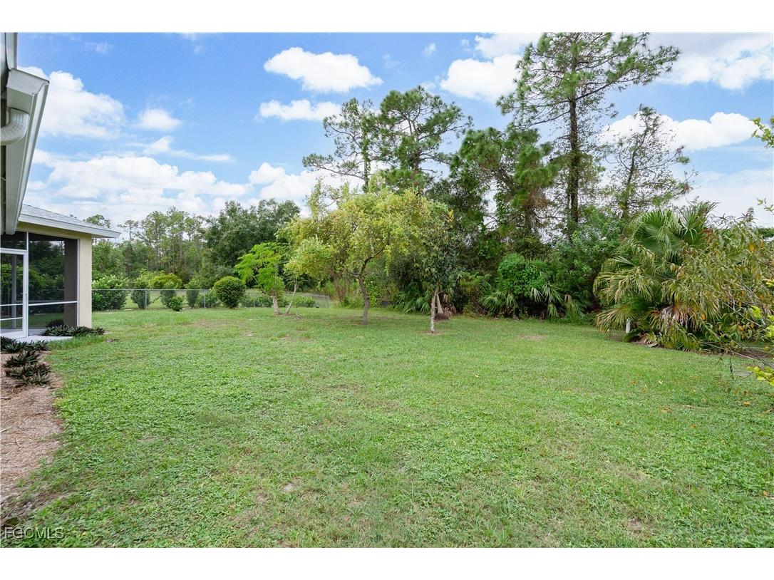 139 Sanborn Drive Lehigh Acres FL 33972 2025014861 image8