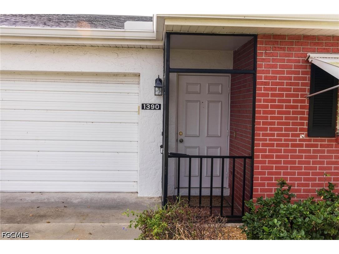 1390 Myerlee Country Club Boulevard Fort Myers FL 33919 2026015406 image2