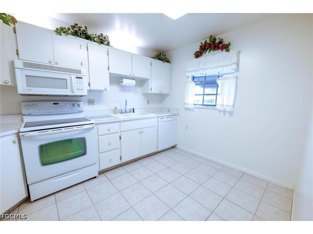1390 Myerlee Country Club Boulevard Fort Myers FL 33919 2026015406 image7